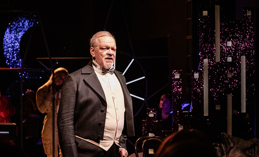 Здесь дом стоял