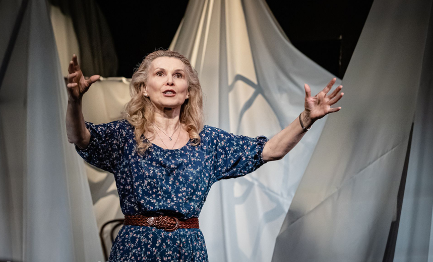 Здесь дом стоял