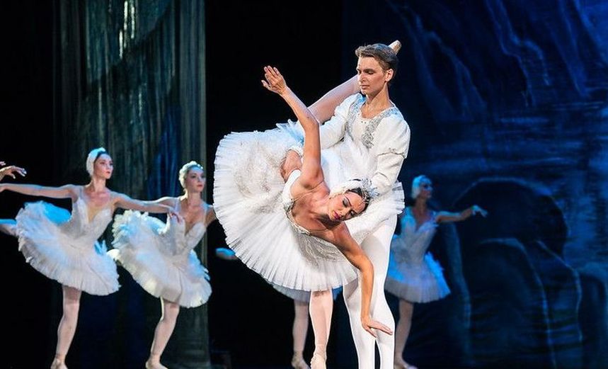 Лебединое озеро