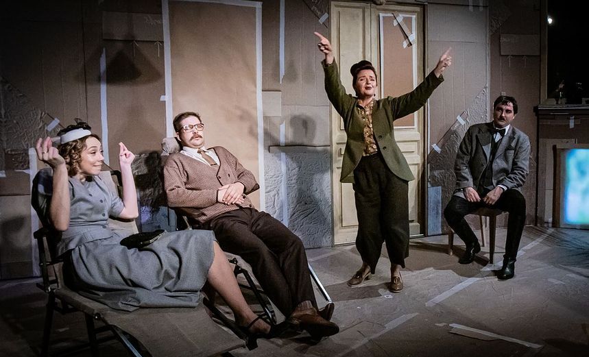 Лысая певица